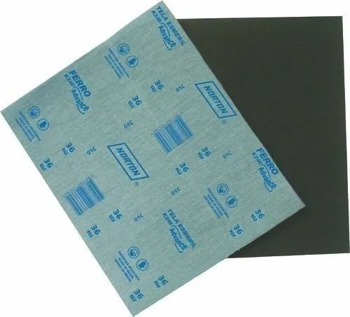Lixa para aplicar a tinta para parede